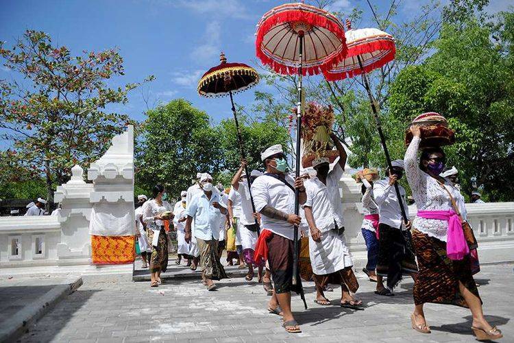 Pura Sakenan: Refleksi Dari Kekayaan Budaya Dan Spiritual Bali